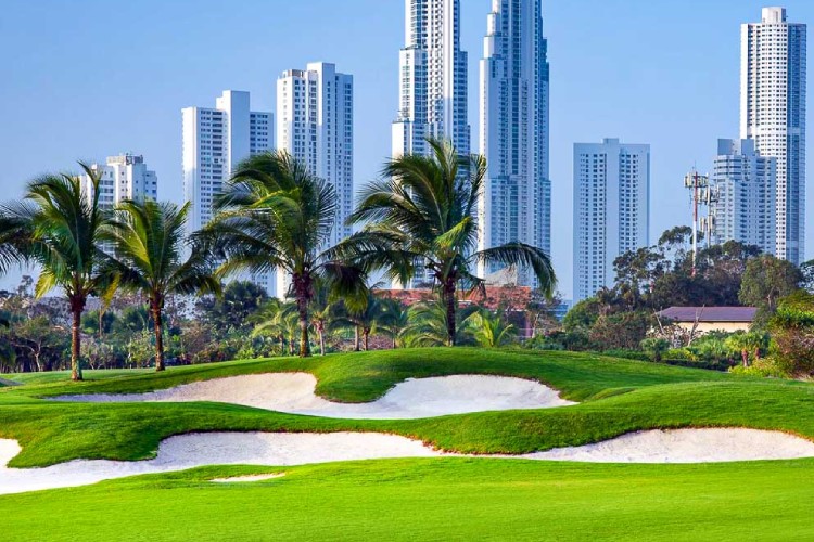 Viviendas en un campo de golf en Panamá