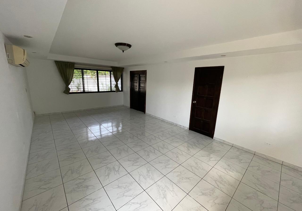 Venta de Casa en Altos del Golf (San Francisco)