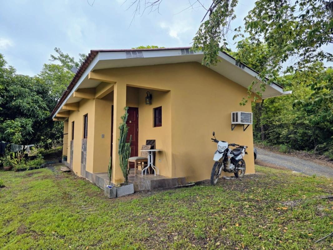 LOTE CÉNTRICO CON 2 ESTUDIOS EN ALQUILER