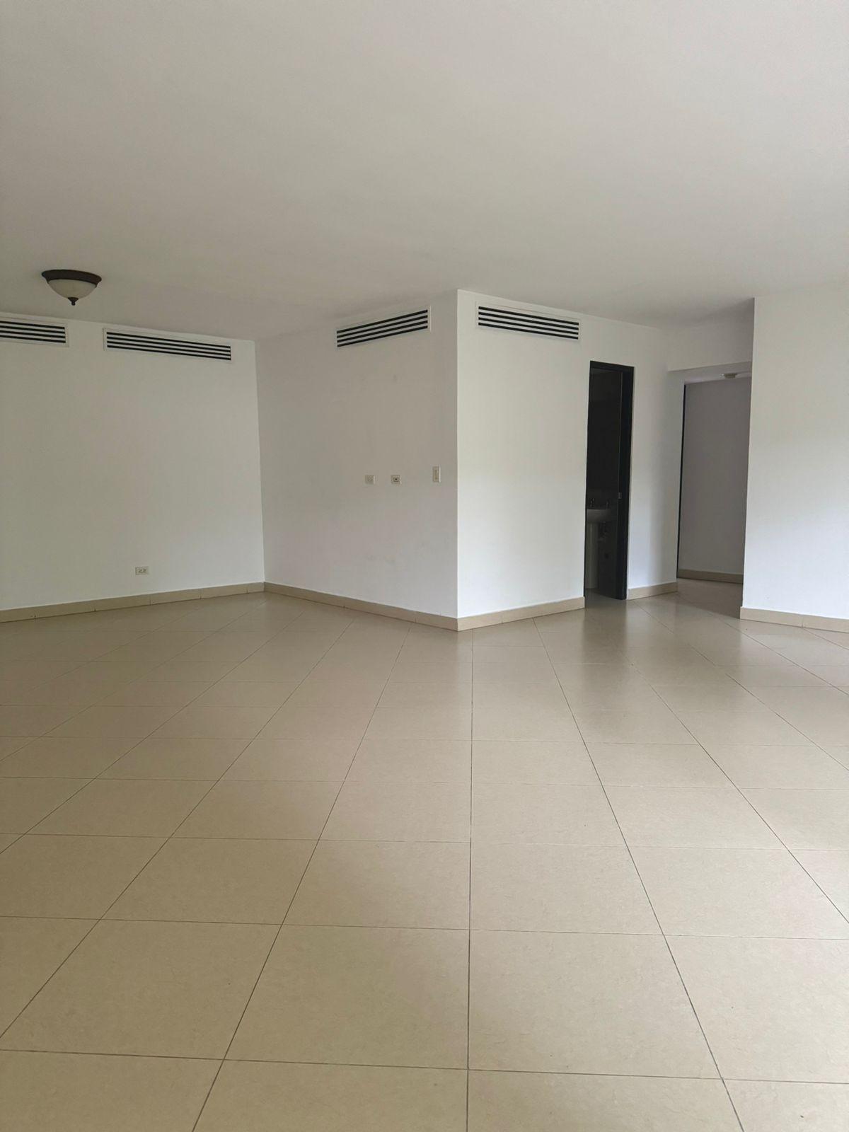 VENTA DE APARTAMENTO REPOSEIDO EN PH EMBASSY CLUB