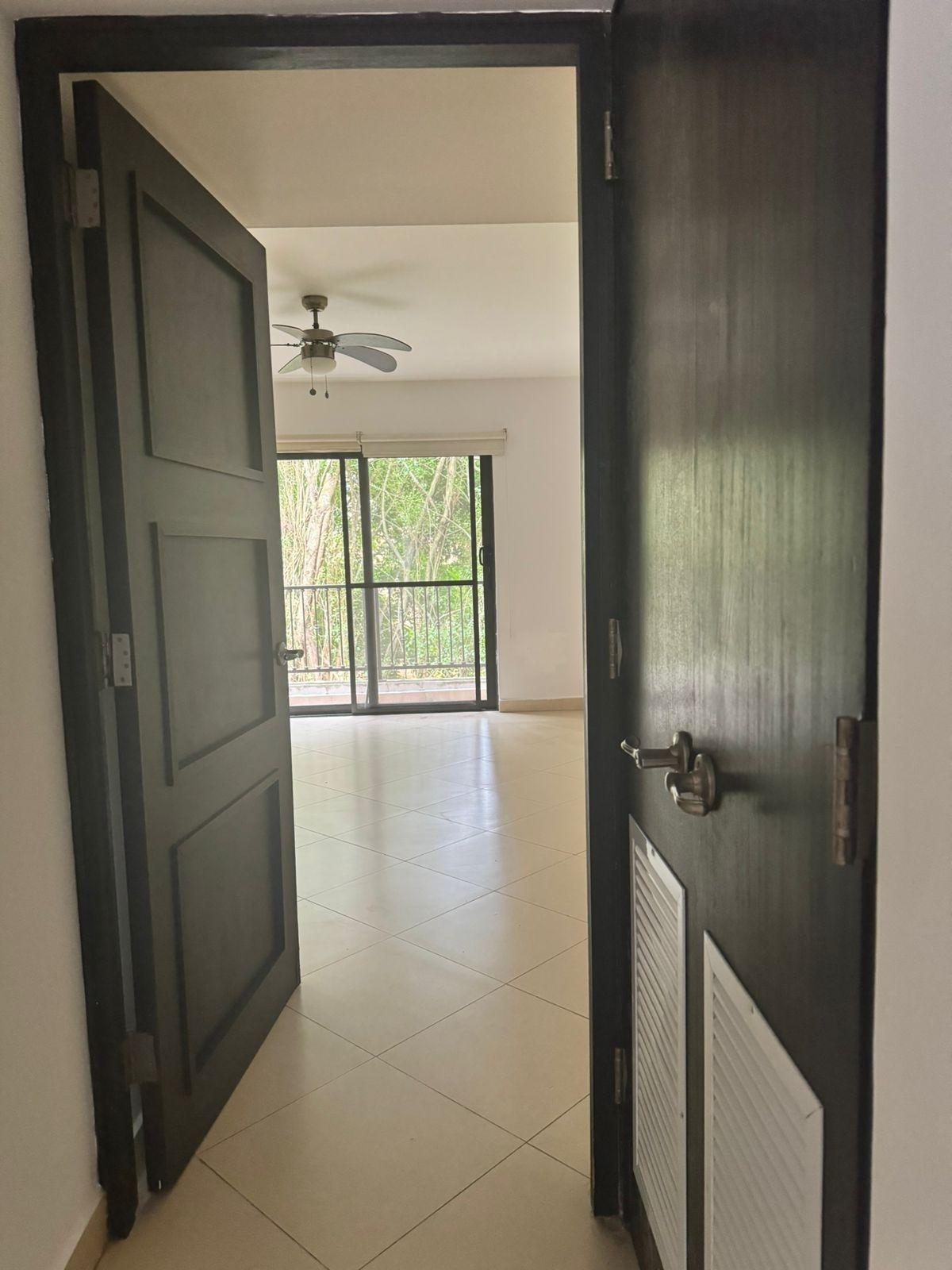 VENTA DE APARTAMENTO REPOSEIDO EN PH EMBASSY CLUB