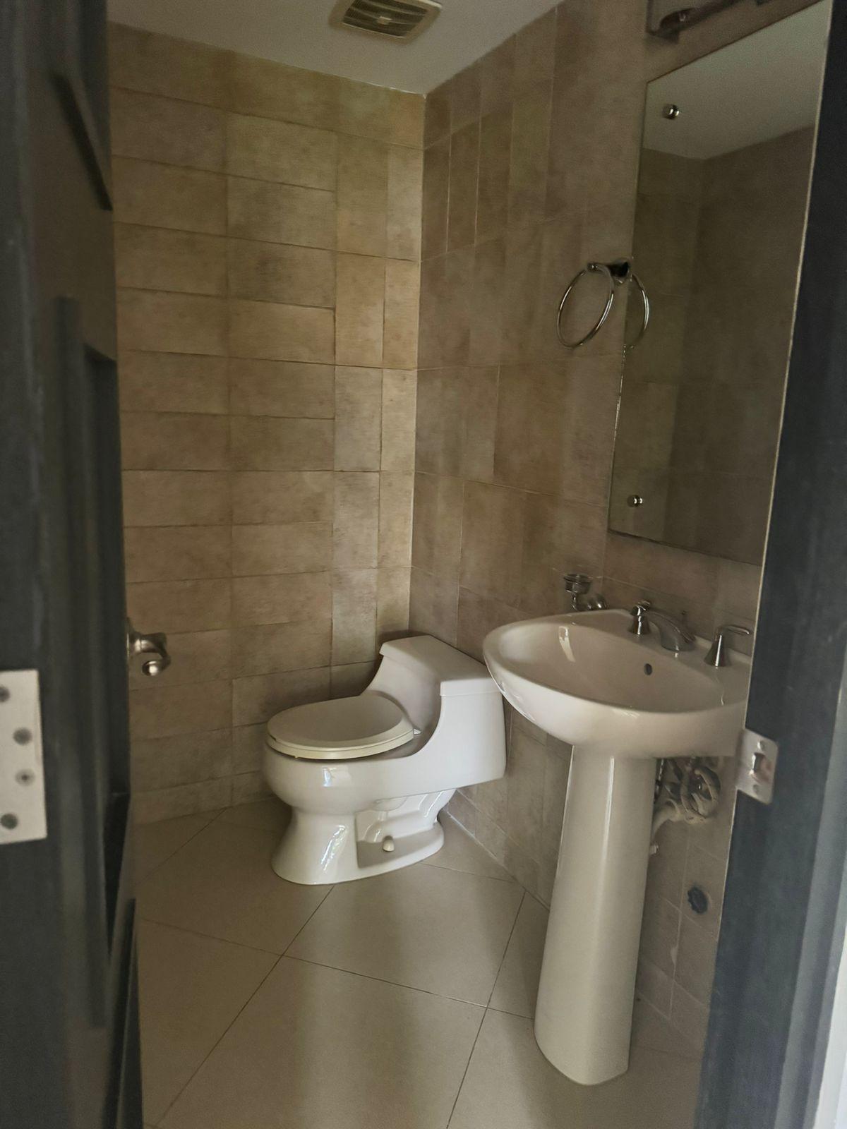 VENTA DE APARTAMENTO REPOSEIDO EN PH EMBASSY CLUB