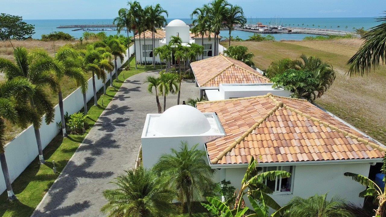 Lujosa Residencia Frente al Mar