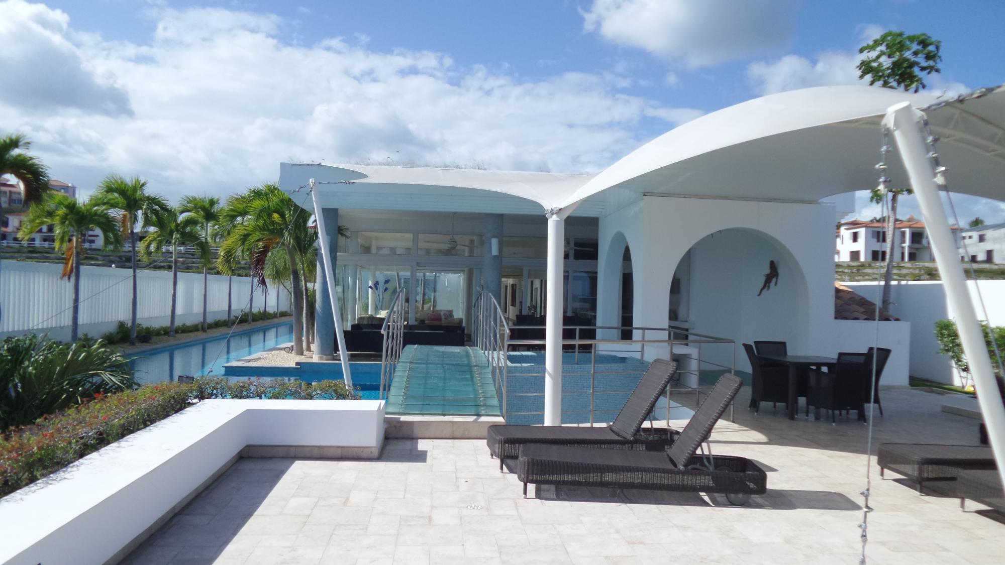 Lujosa Residencia Frente al Mar