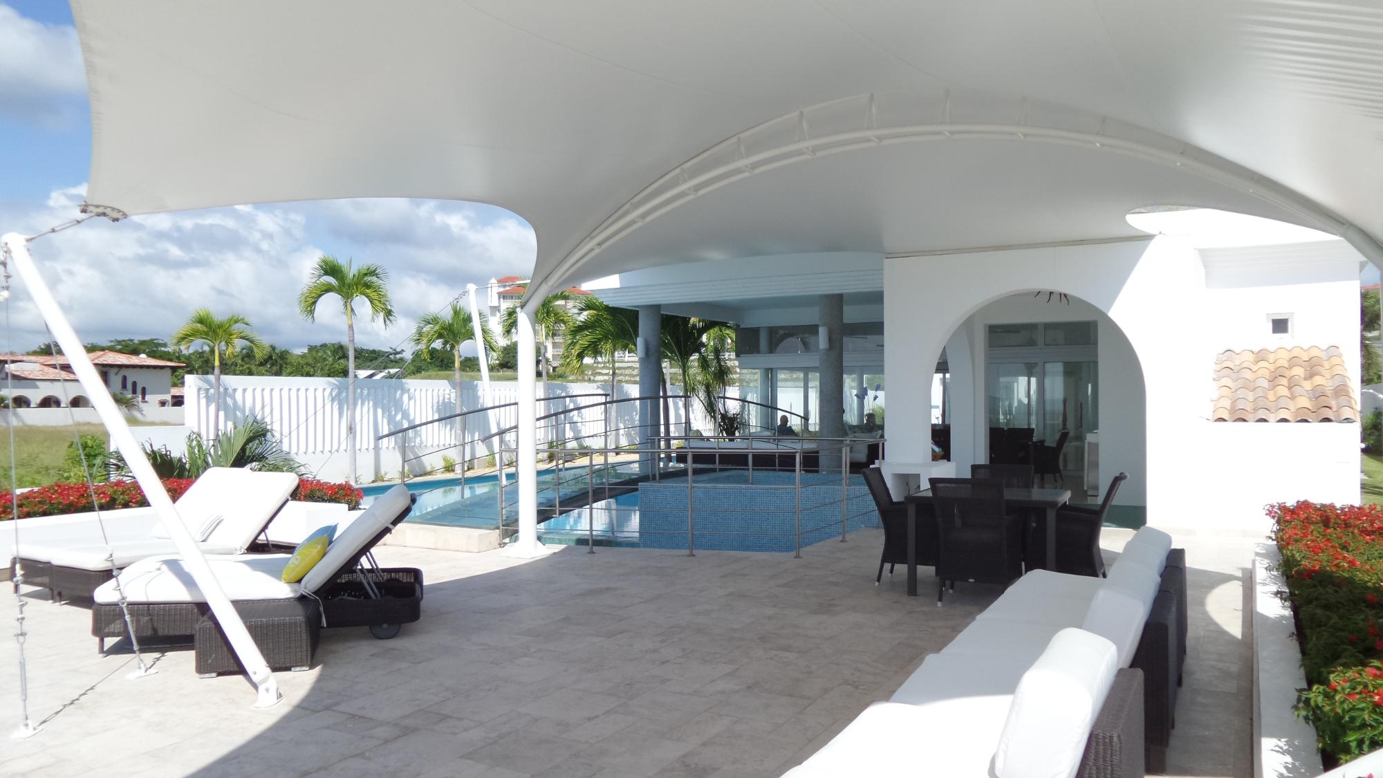 Lujosa Residencia Frente al Mar