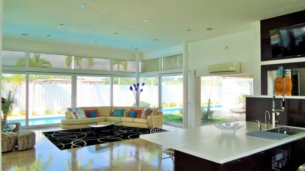 Lujosa Residencia Frente al Mar