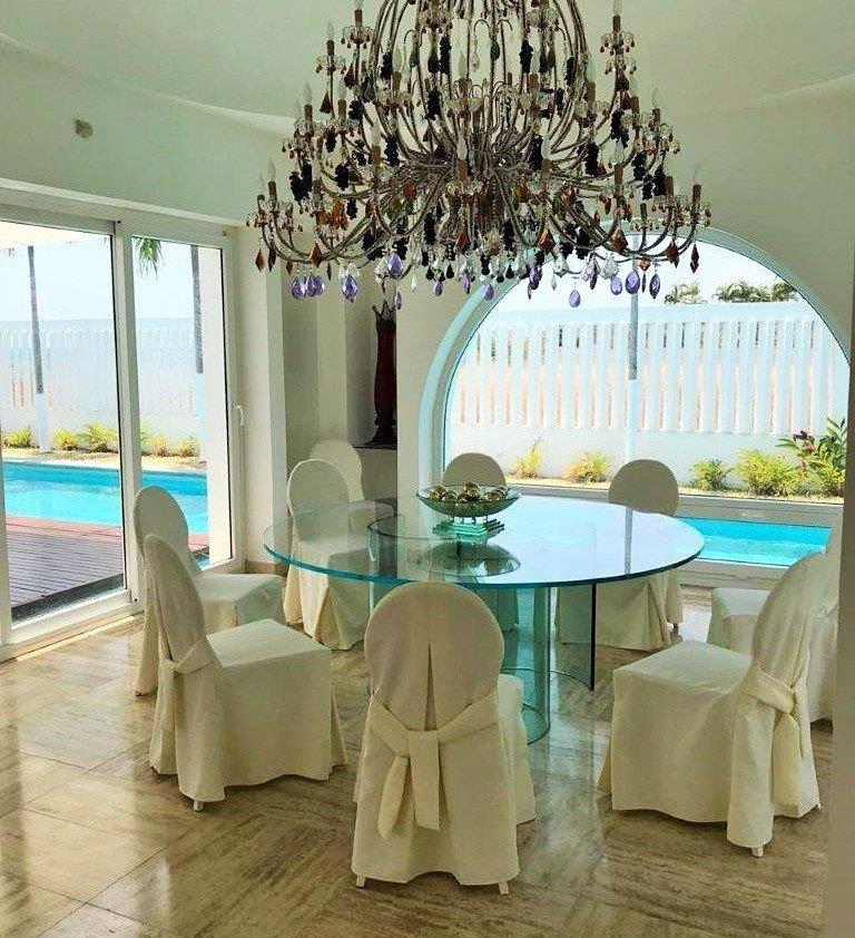 Lujosa Residencia Frente al Mar