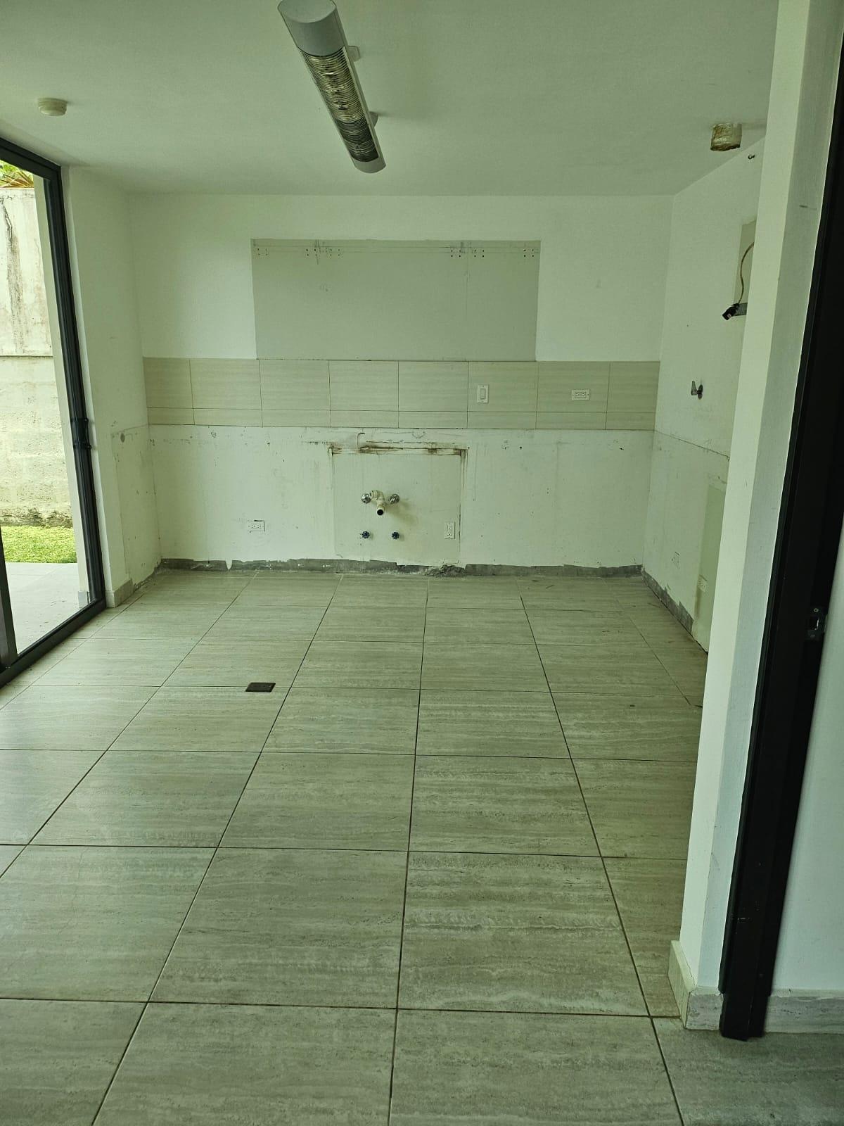 Se Vende Casa en PH Nativa, Reposeída