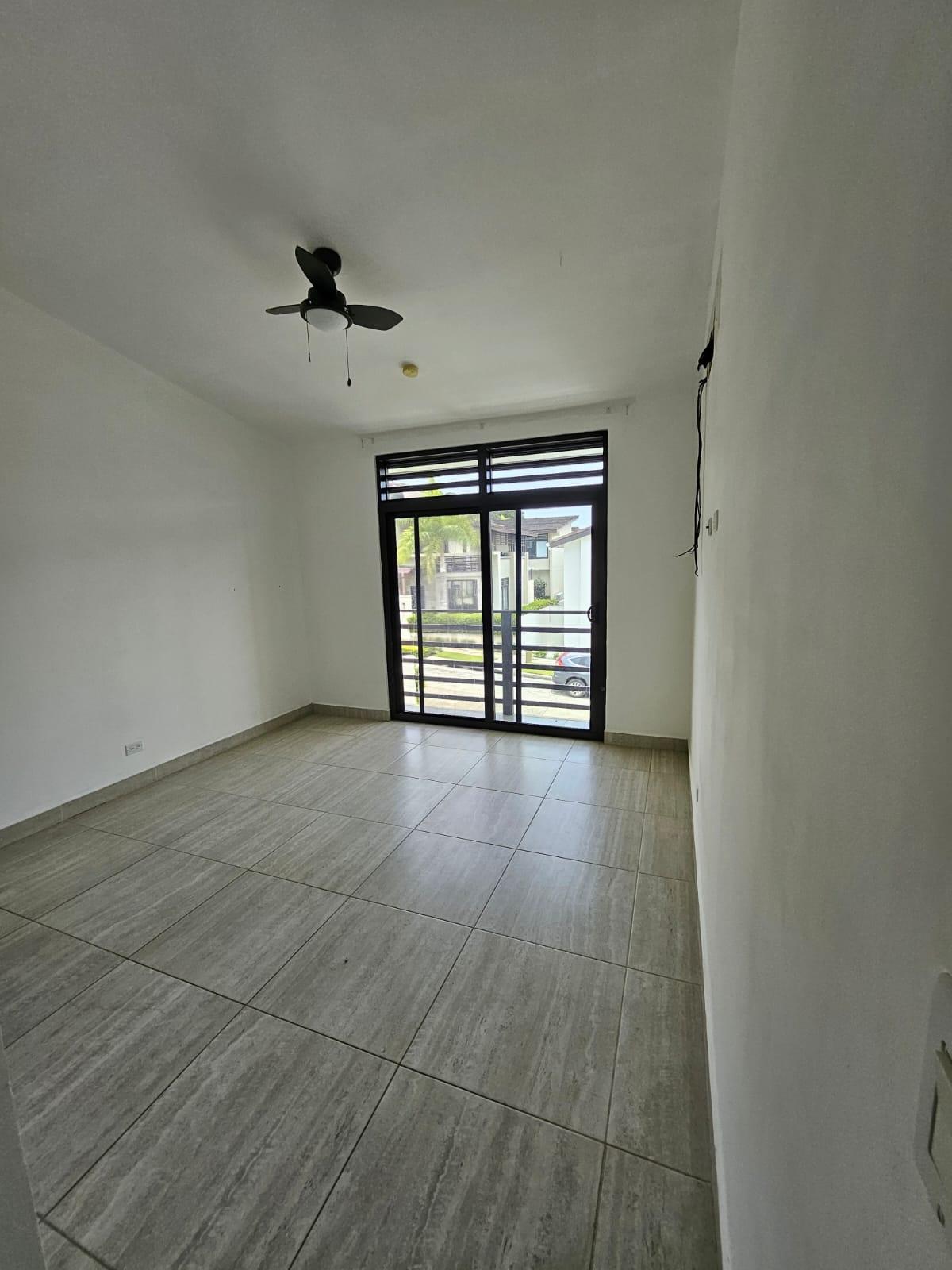 Se Vende Casa en PH Nativa, Reposeída