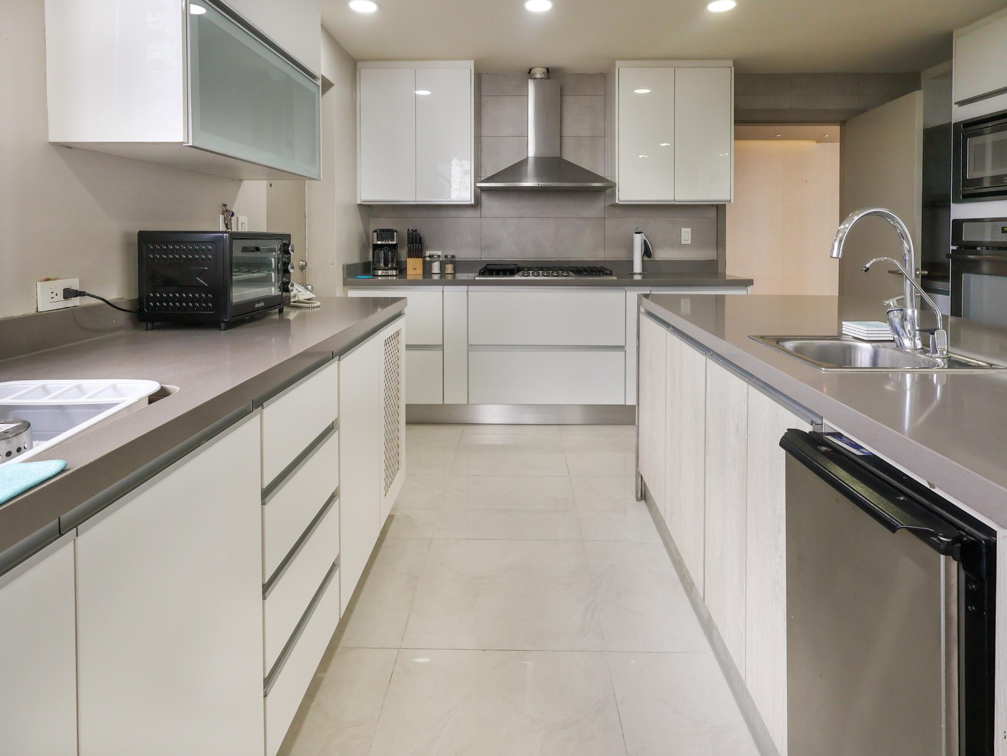 VENTA DE APARTAMENTO FRENTE AL MAR | REMODELADO | 4 PARKINGS | COCO DEL MAR