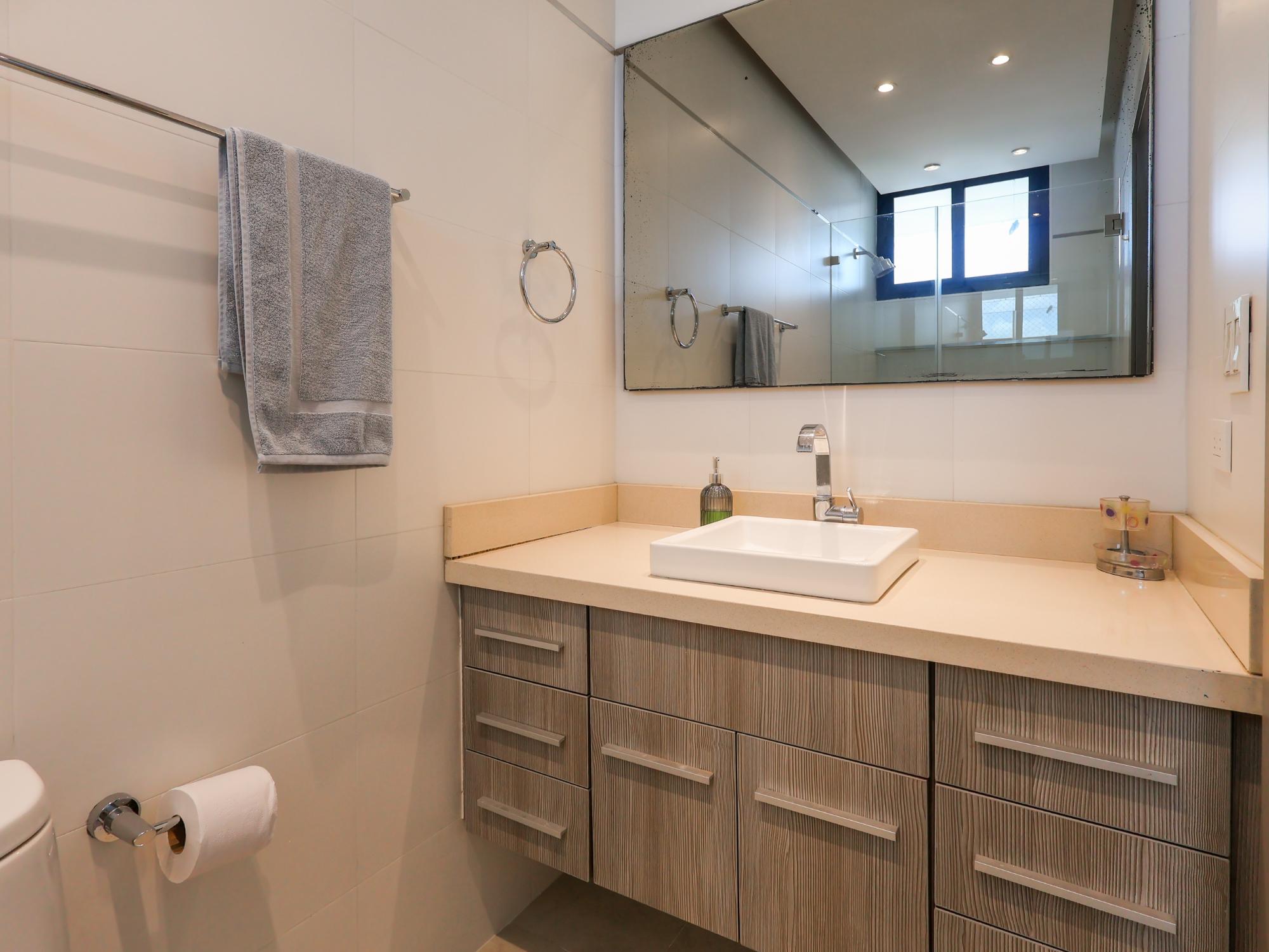 VENTA DE APARTAMENTO FRENTE AL MAR | REMODELADO | 4 PARKINGS | COCO DEL MAR