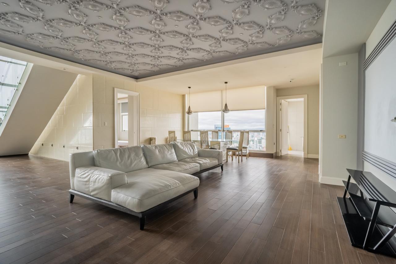 En venta Villa Sky Lujoso Penthouse de 4 niveles En Q Tower Punta Pacífica