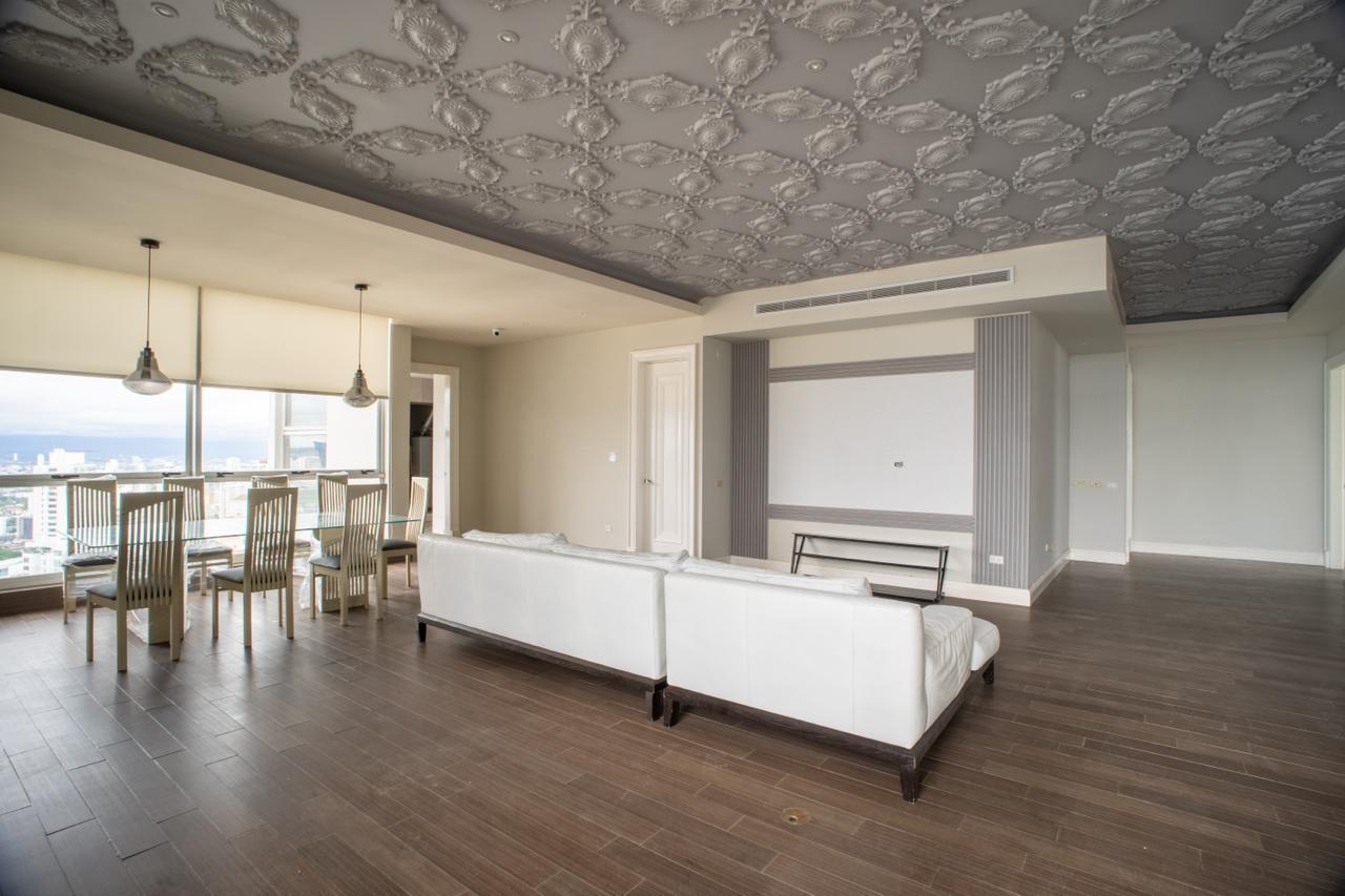 En venta Villa Sky Lujoso Penthouse de 4 niveles En Q Tower Punta Pacífica
