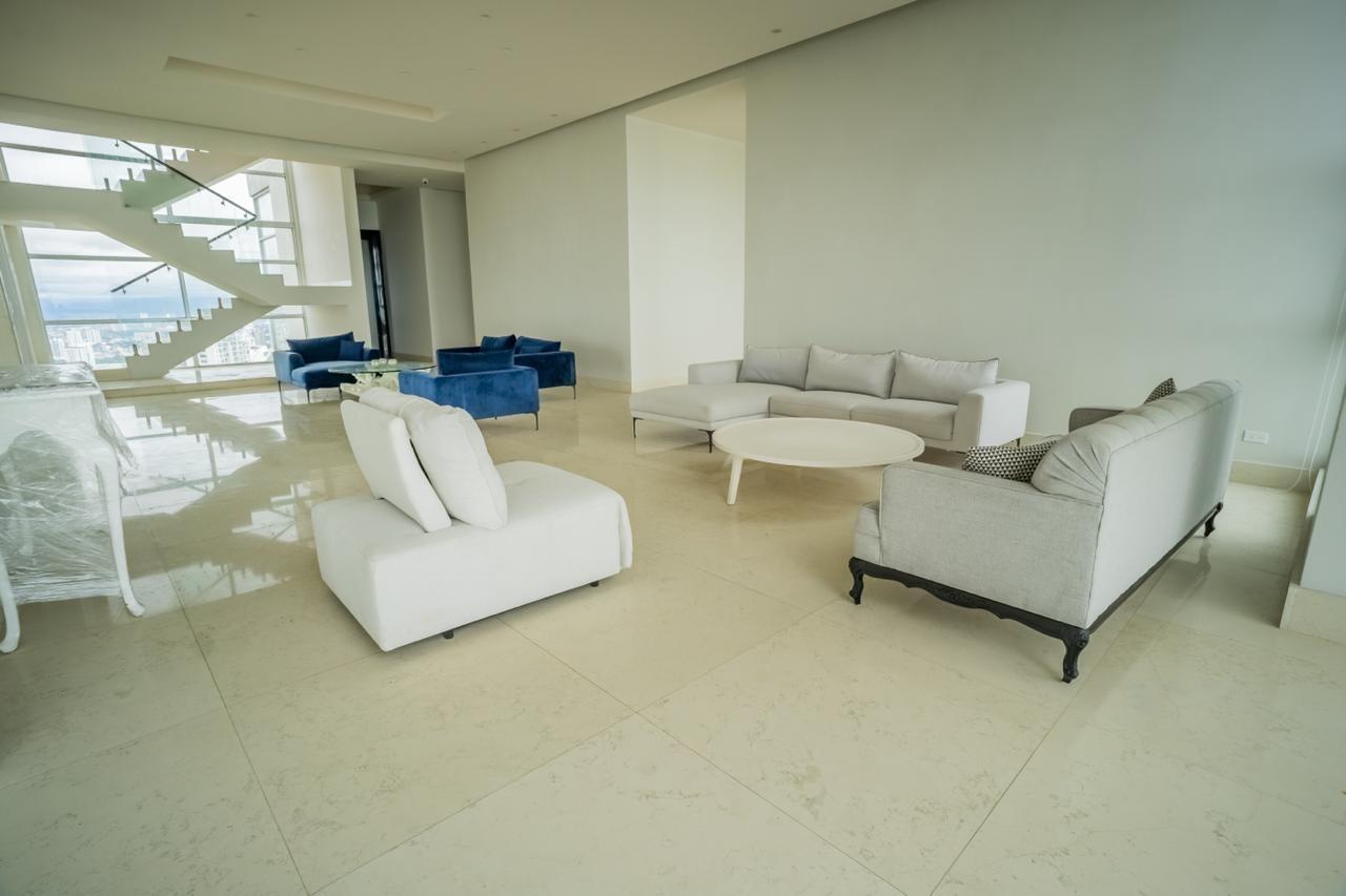 En venta Villa Sky Lujoso Penthouse de 4 niveles En Q Tower Punta Pacífica