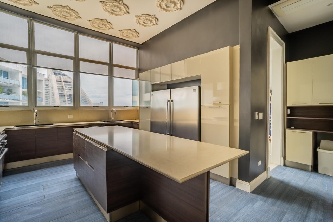 En venta Villa Sky Lujoso Penthouse de 4 niveles En Q Tower Punta Pacífica