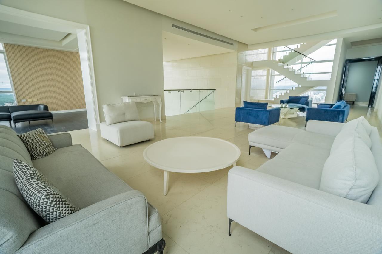 En venta Villa Sky Lujoso Penthouse de 4 niveles En Q Tower Punta Pacífica