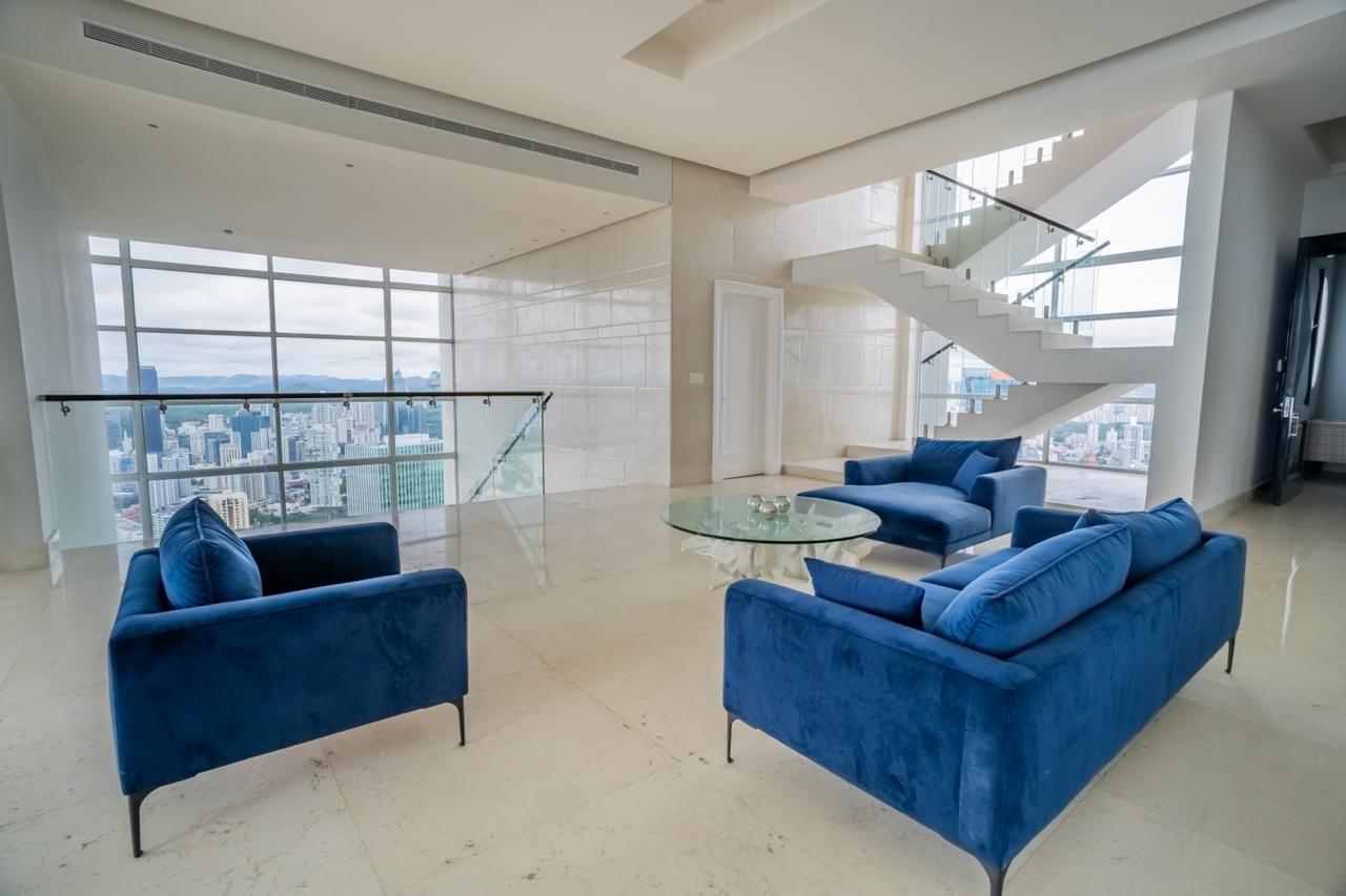 En venta Villa Sky Lujoso Penthouse de 4 niveles En Q Tower Punta Pacífica
