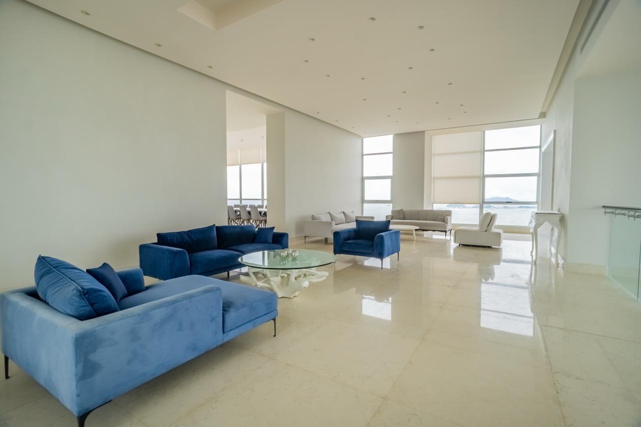 En venta Villa Sky Lujoso Penthouse de 4 niveles En Q Tower Punta Pacífica