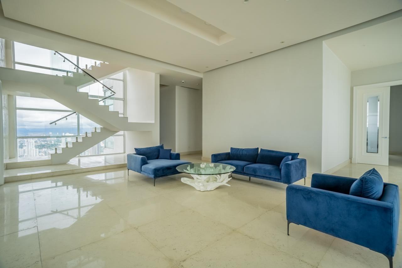 En venta Villa Sky Lujoso Penthouse de 4 niveles En Q Tower Punta Pacífica