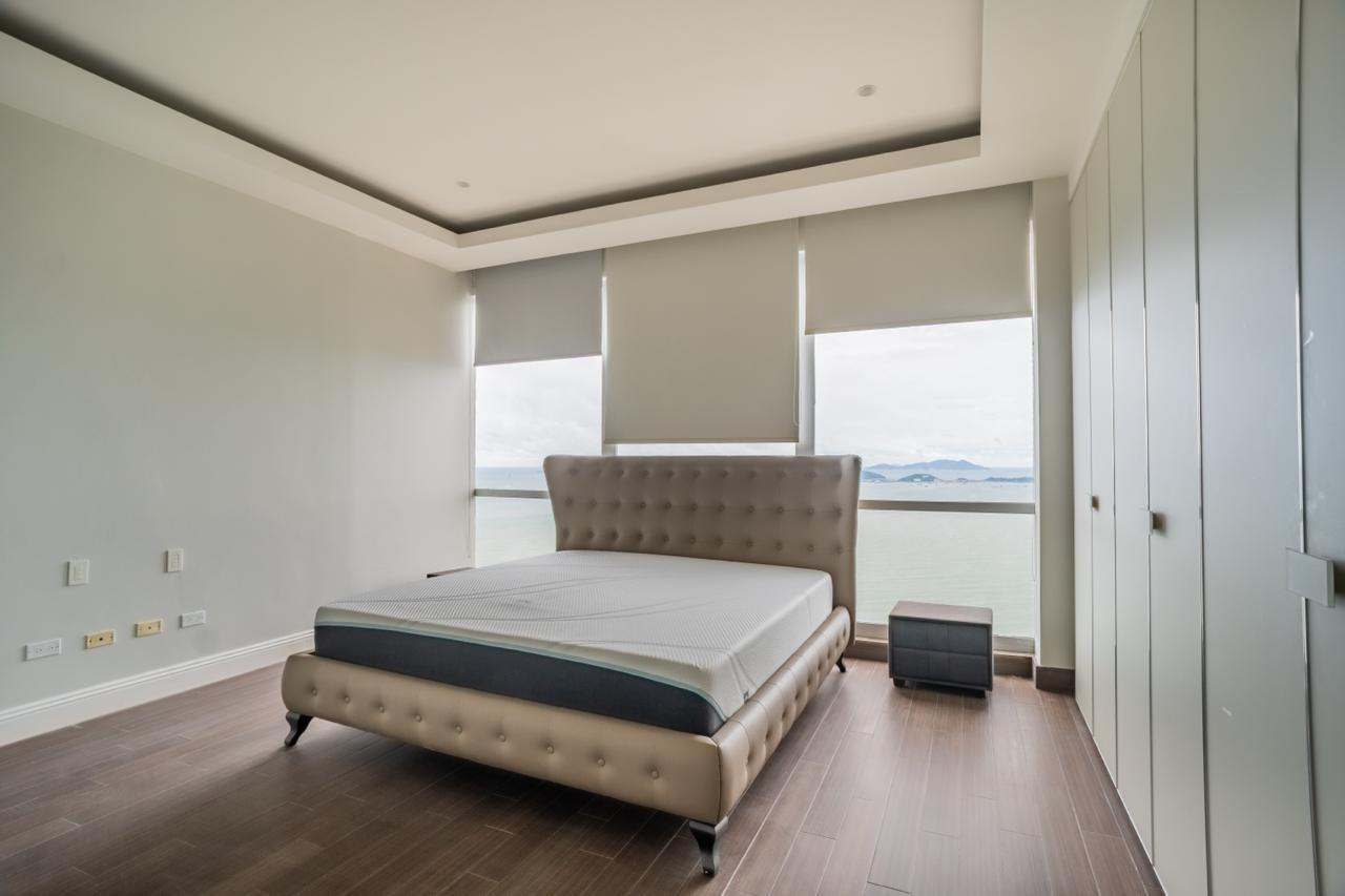 En venta Villa Sky Lujoso Penthouse de 4 niveles En Q Tower Punta Pacífica