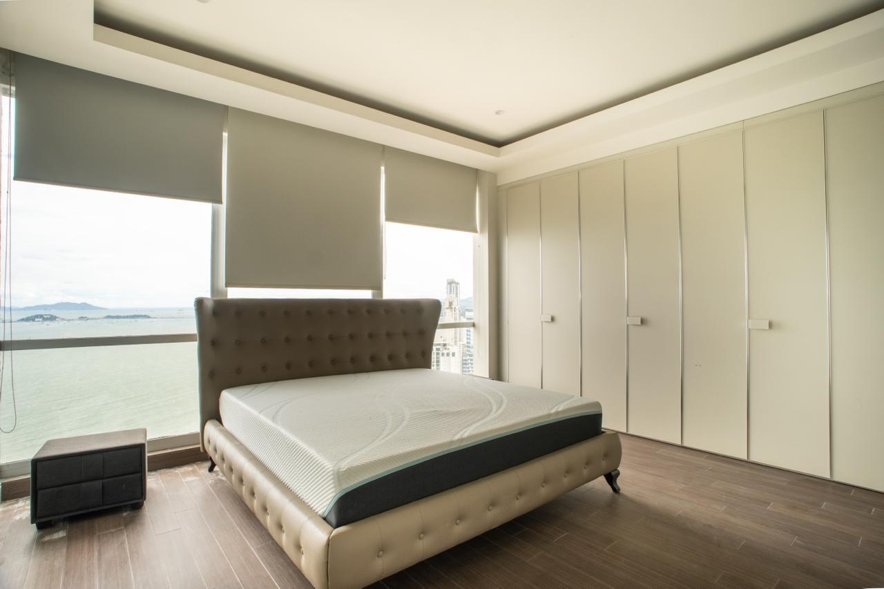 En venta Villa Sky Lujoso Penthouse de 4 niveles En Q Tower Punta Pacífica