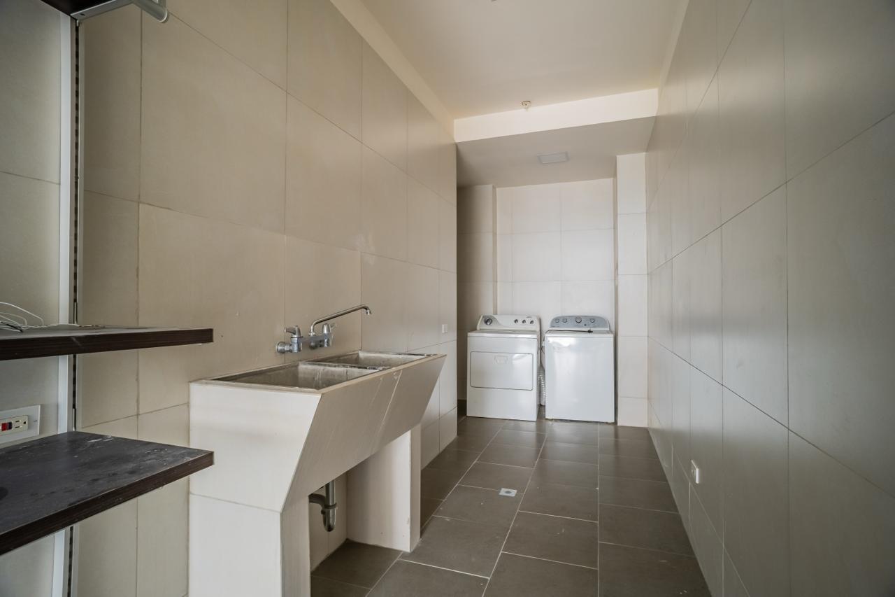 En venta Villa Sky Lujoso Penthouse de 4 niveles En Q Tower Punta Pacífica