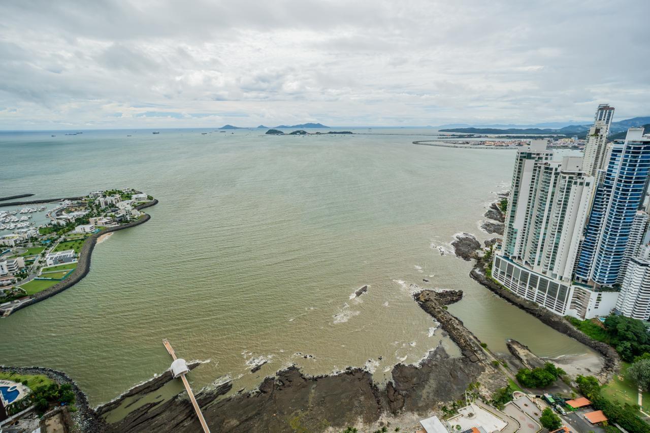 En venta Villa Sky Lujoso Penthouse de 4 niveles En Q Tower Punta Pacífica