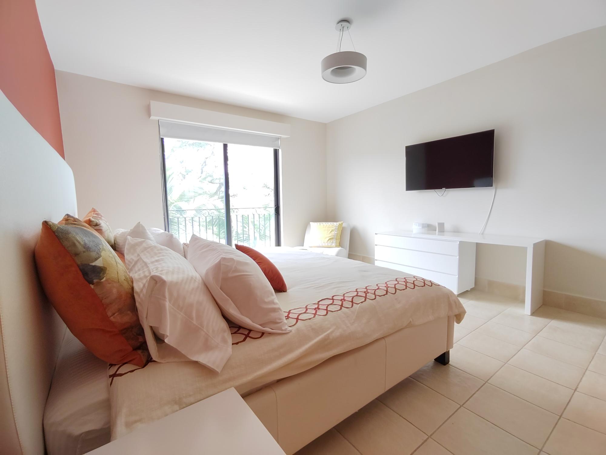 Elegante Apartamento en Buenaventura con Vista al Lago y la Naturaleza