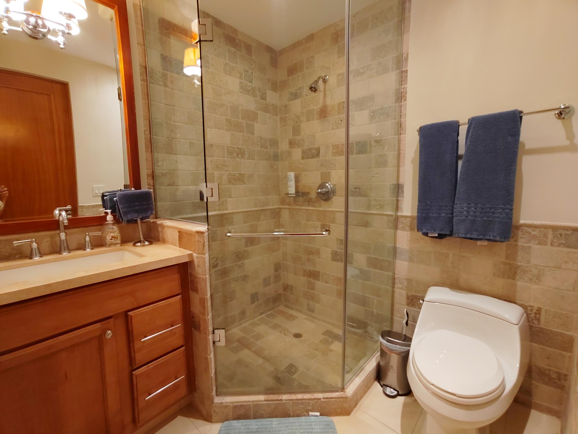 Elegante Apartamento en Buenaventura con Vista al Lago y la Naturaleza