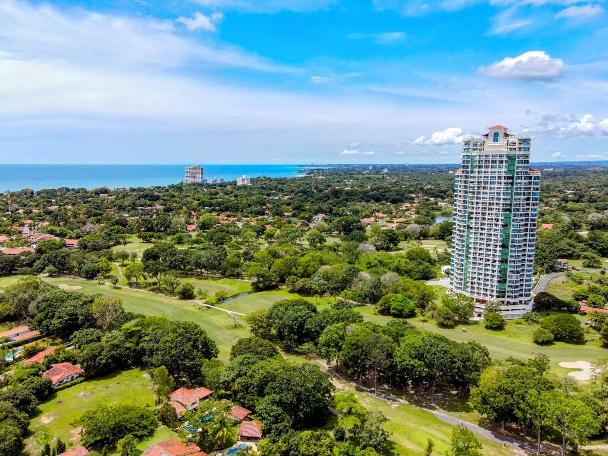 Apartamento de 2 Recámaras 2 Baños en Coronado Golf Panamá