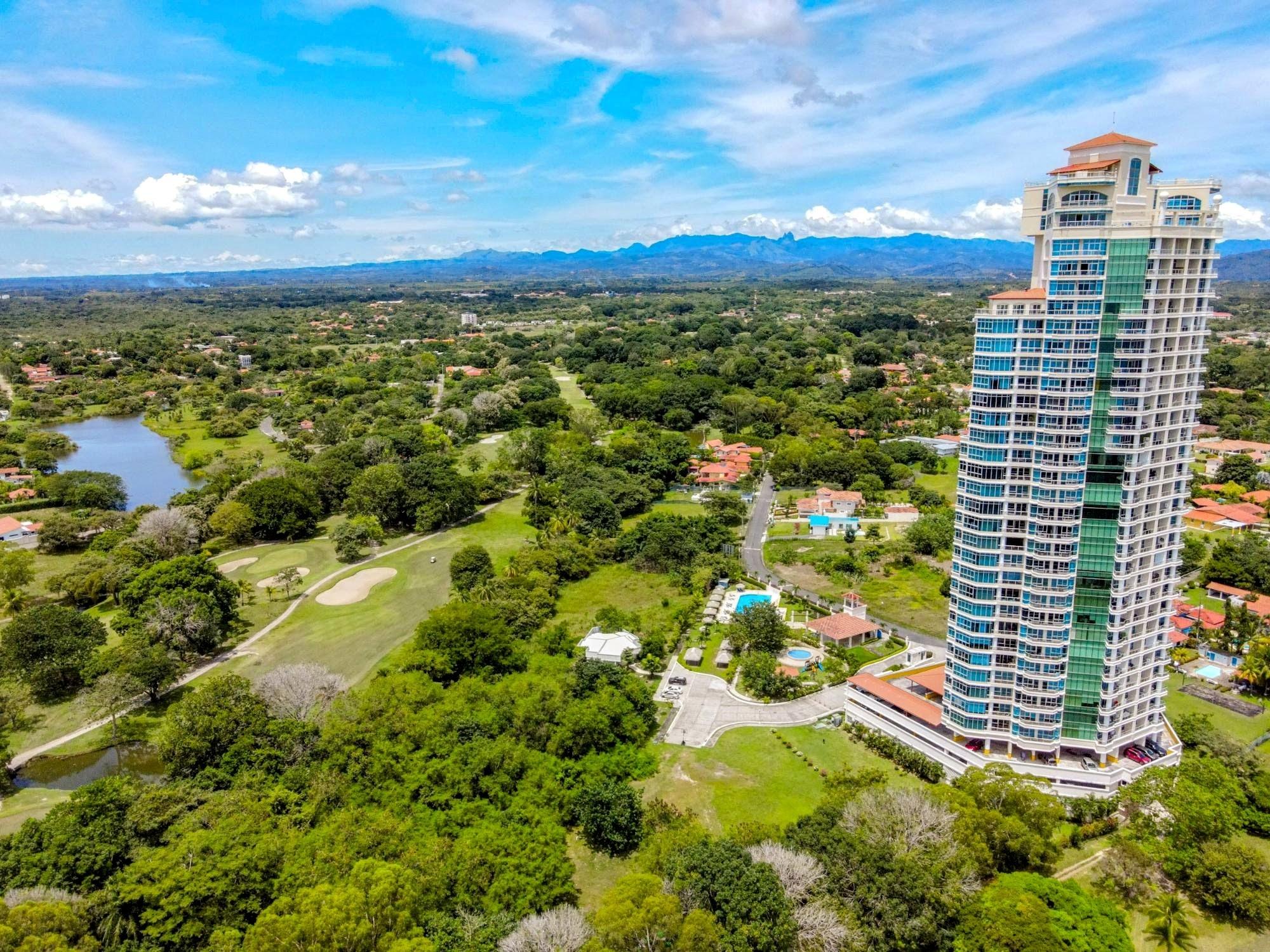 Apartamento de 2 Recámaras 2 Baños en Coronado Golf Panamá
