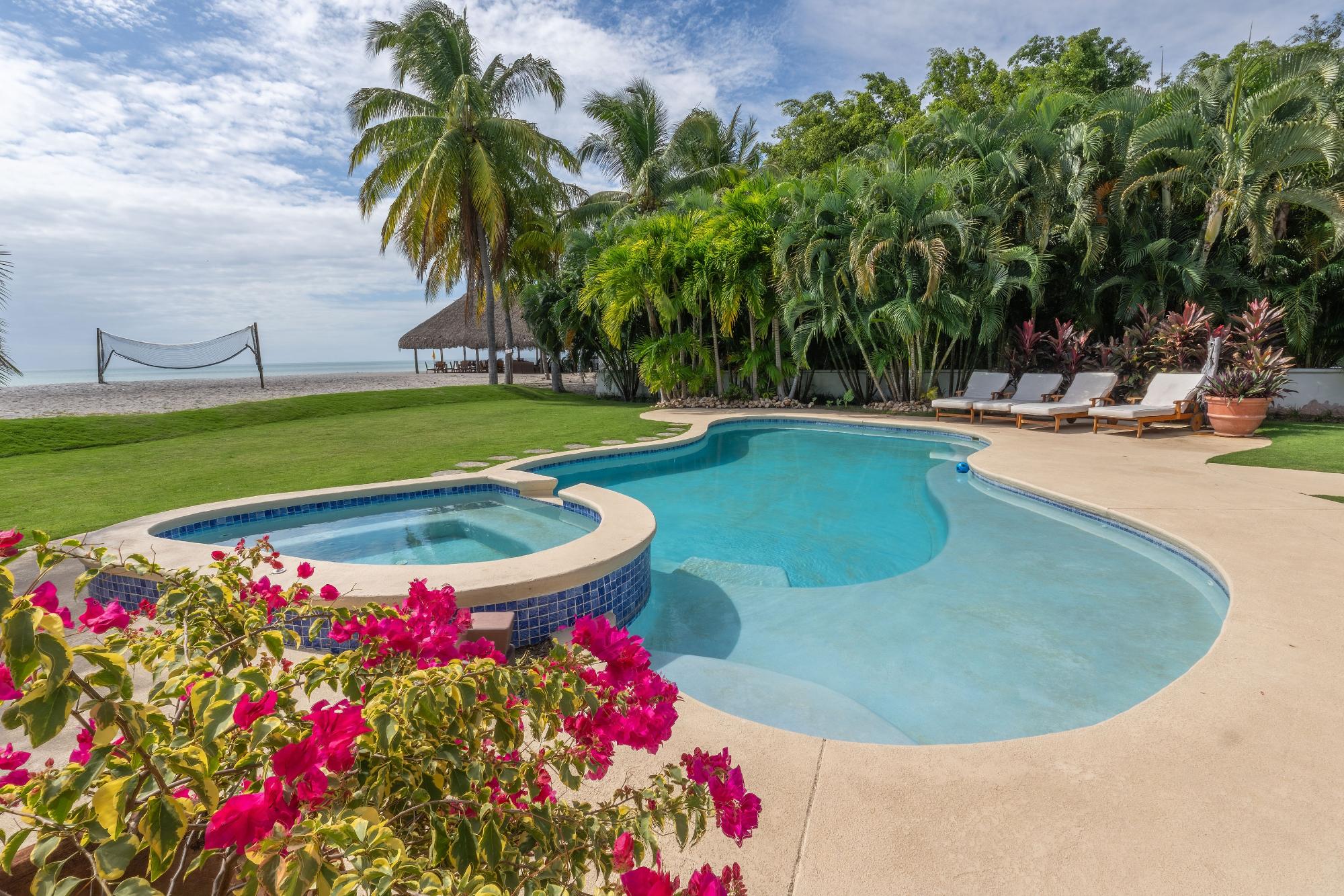 Preciosa Casa Frente al Mar en Venta en Buenaventura