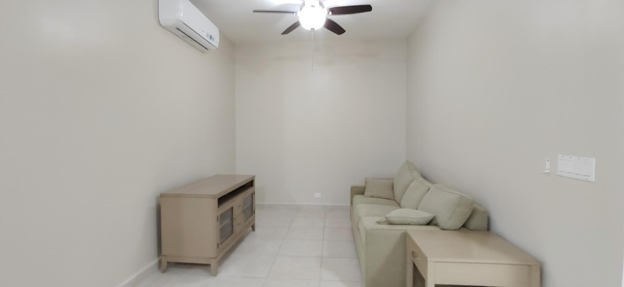 Vendo TownHome En Embassy Club para Inversionistas. Generando Renta.