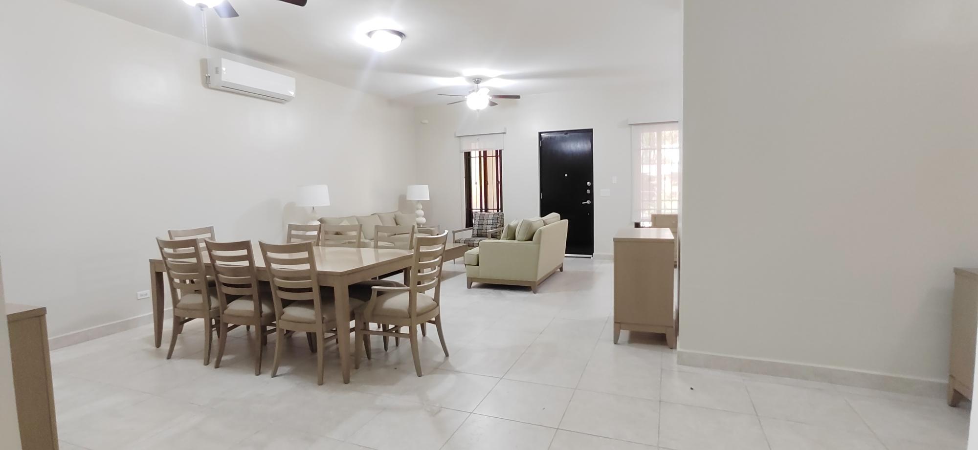 Vendo TownHome En Embassy Club para Inversionistas. Generando Renta.