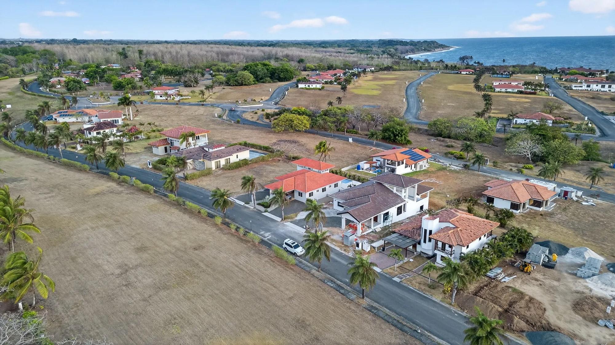 Casa Moderna con Vista al Mar en Andromeda Estates Pedasi