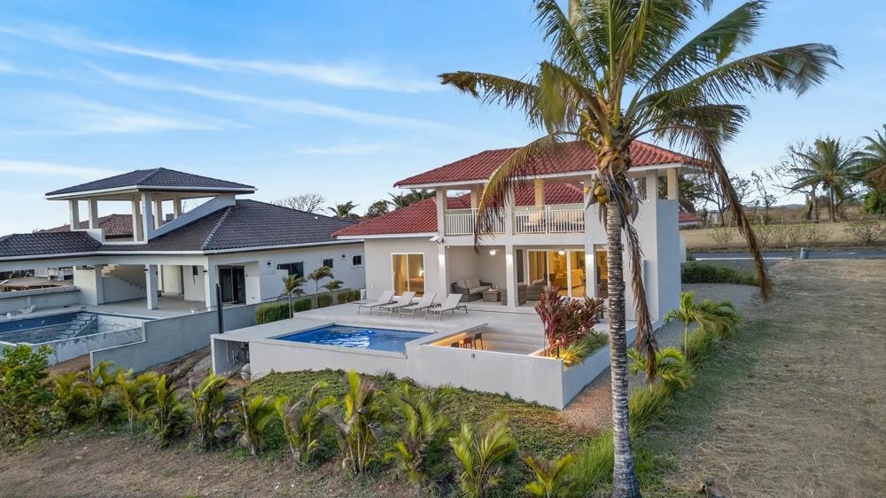 Casa Moderna con Vista al Mar en Andromeda Estates Pedasi