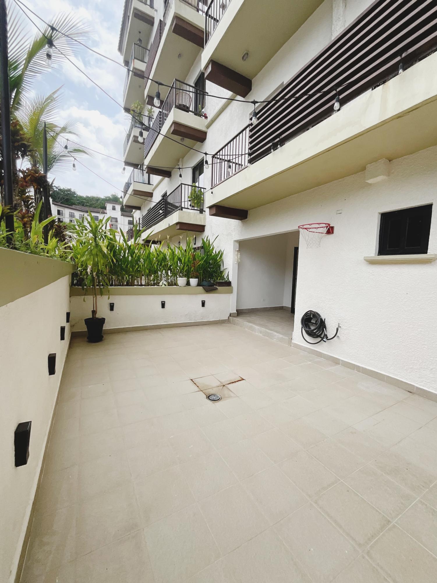 SE VENDE APARTAMENTO PLANTA BAJA
