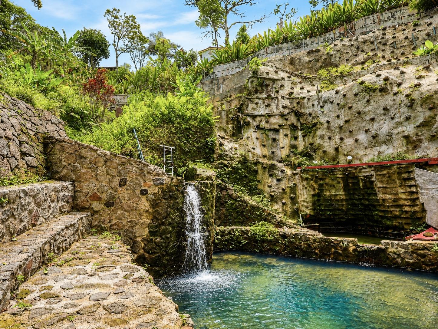 Venta de 1.8 Hectáreas con Ríos y senderos vía al Valle de Antón