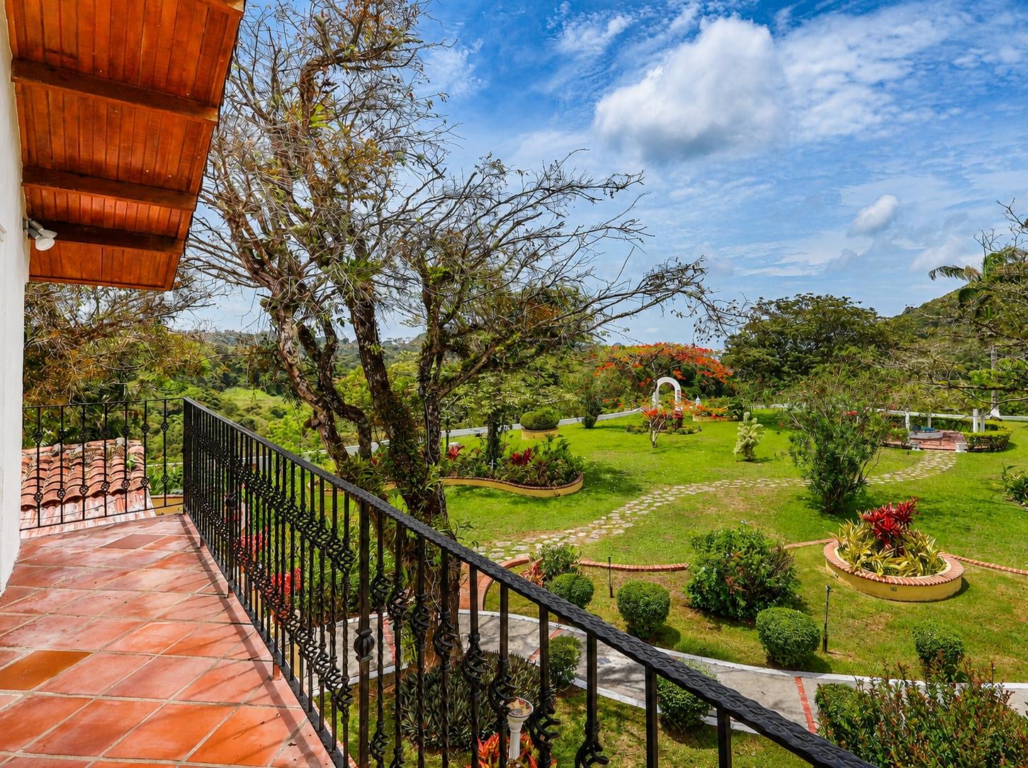 Venta de 1.8 Hectáreas con Ríos y senderos vía al Valle de Antón