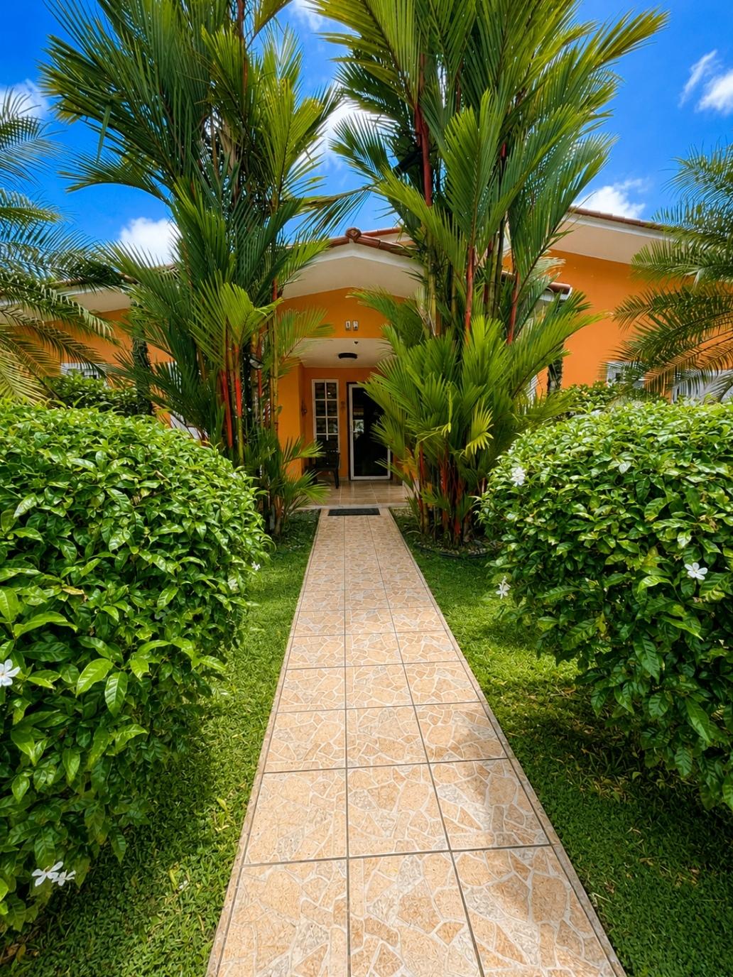 Casa con Piscina en San Marino Oceanfront, María Chiquita, Colón