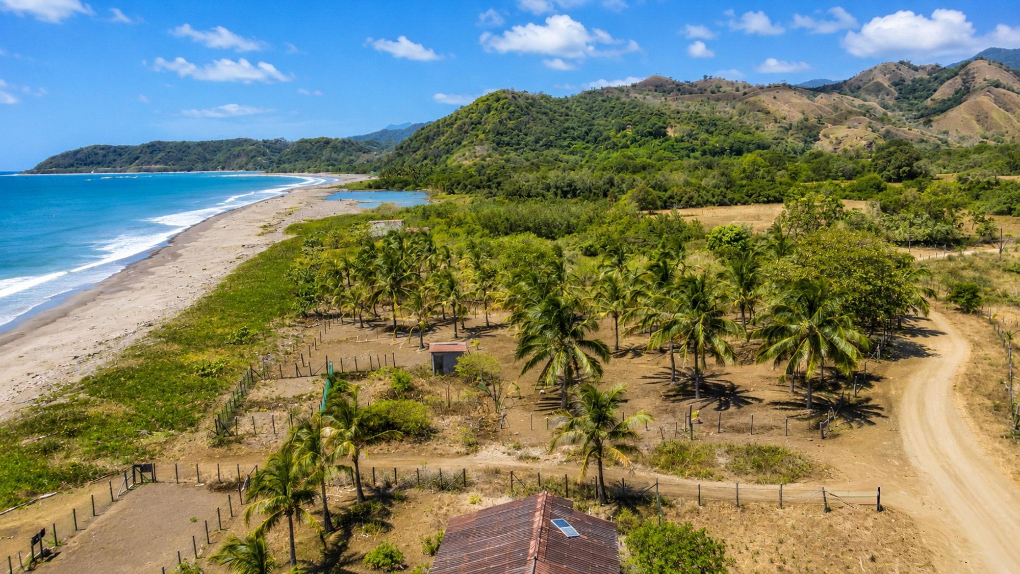 Se Vende Terreno Titulado frente a la playa en Cambutal