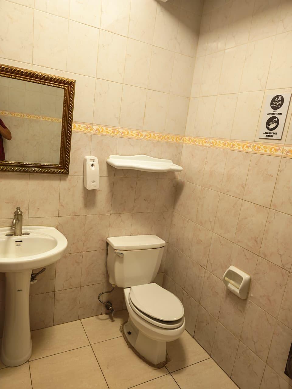 CASA COMERCIAL EN LA CRESTA A METROS DE VIA ESPAÑA