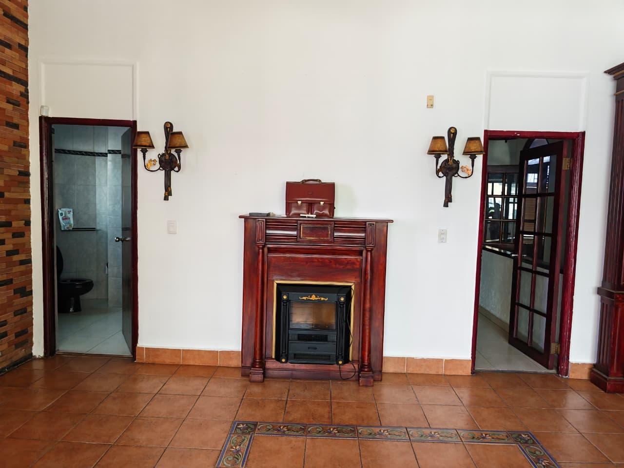 CASA COMERCIAL EN LA CRESTA A METROS DE VIA ESPAÑA