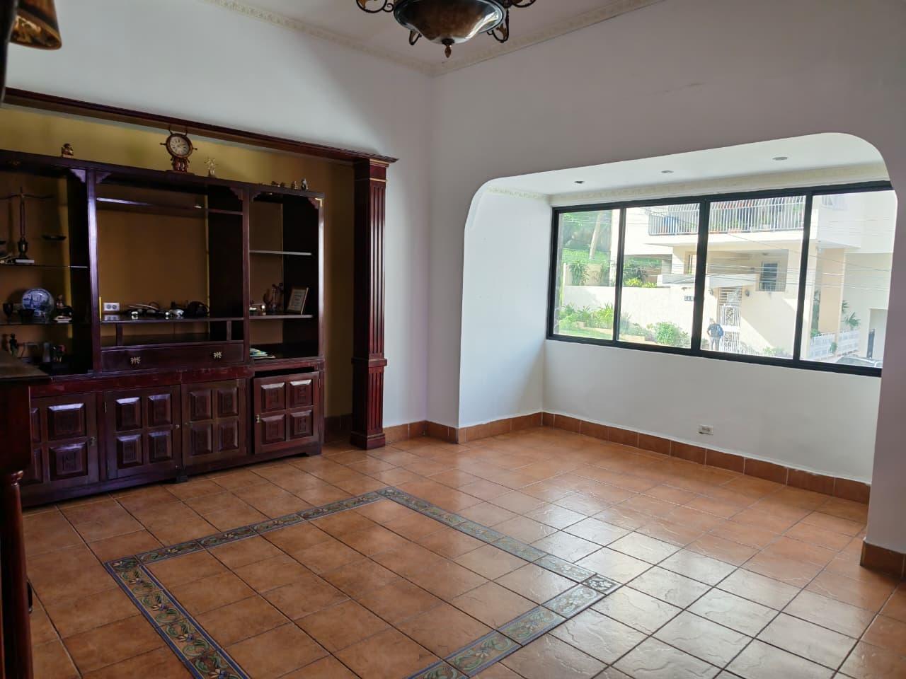 CASA COMERCIAL EN LA CRESTA A METROS DE VIA ESPAÑA