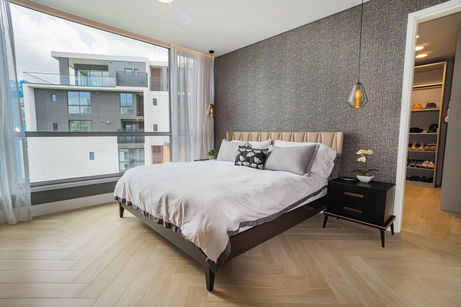Se vende exclusivo apartamento de 3 habitaciones frente a la isla.