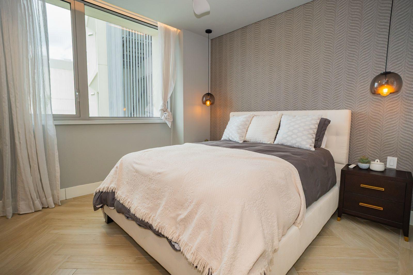 Se vende exclusivo apartamento de 3 habitaciones frente a la isla.