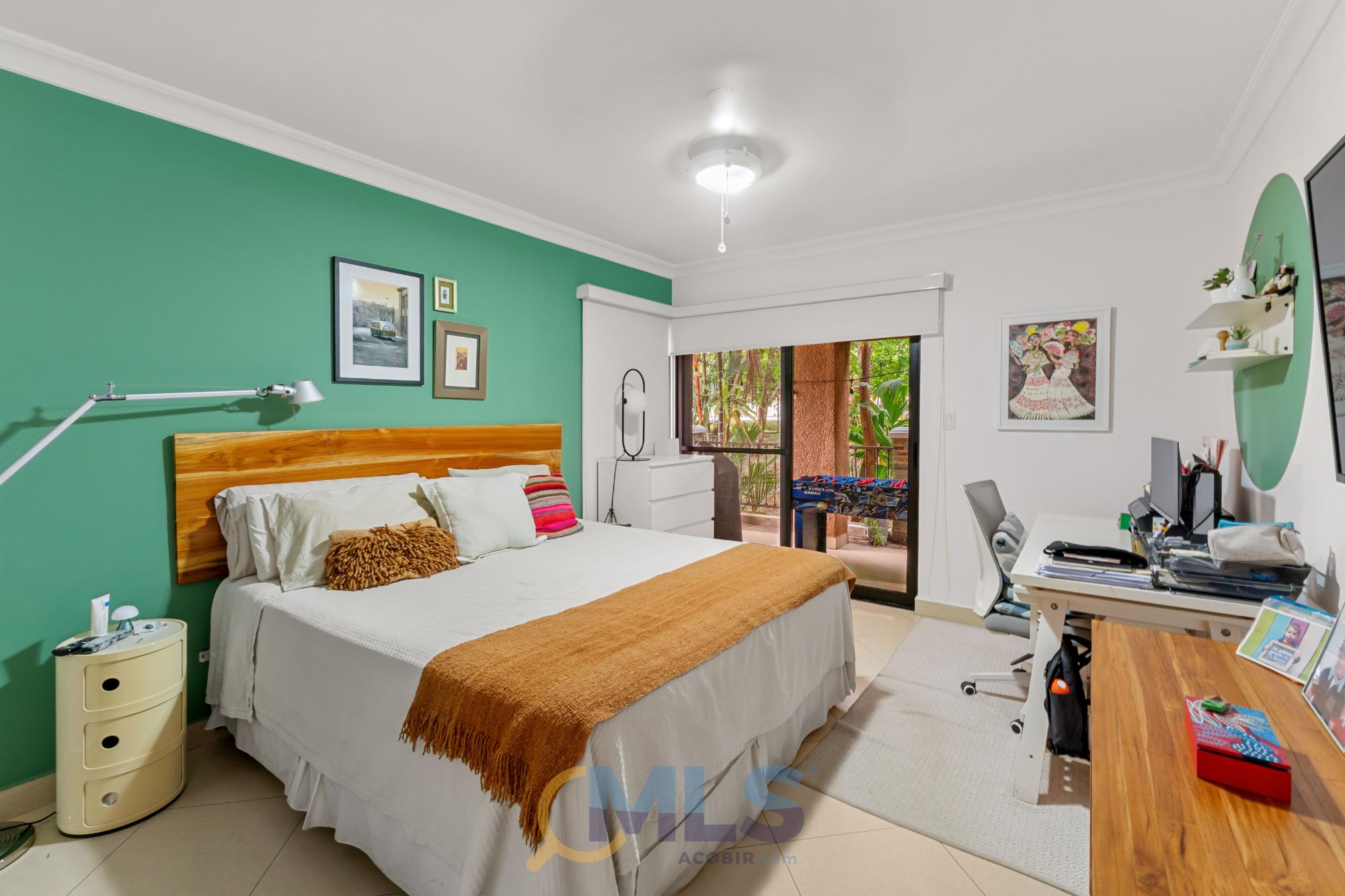 APARTAMENTO CON TERRAZA EN EMBASSY CLUB COURTYARD
