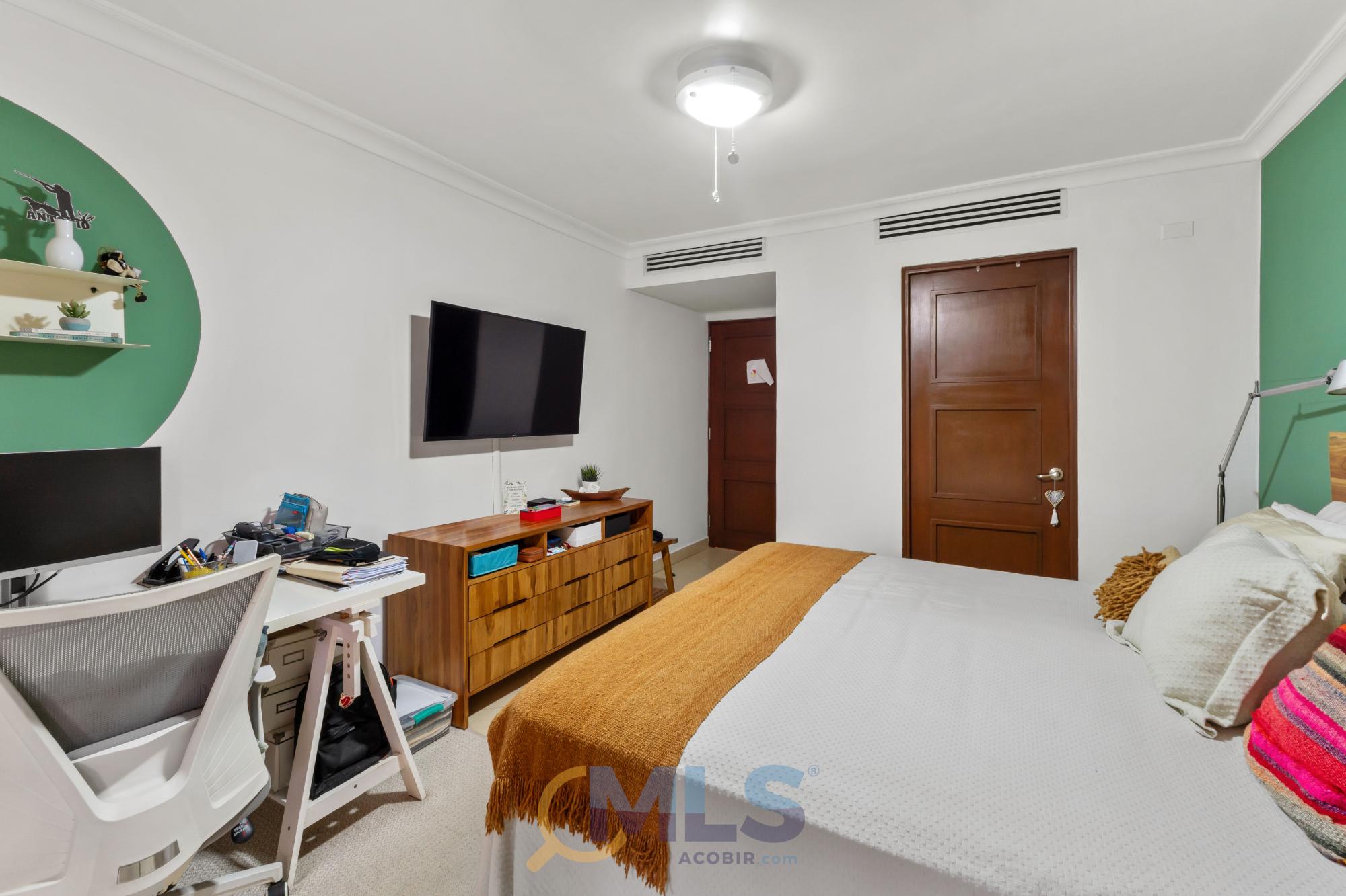 APARTAMENTO CON TERRAZA EN EMBASSY CLUB COURTYARD