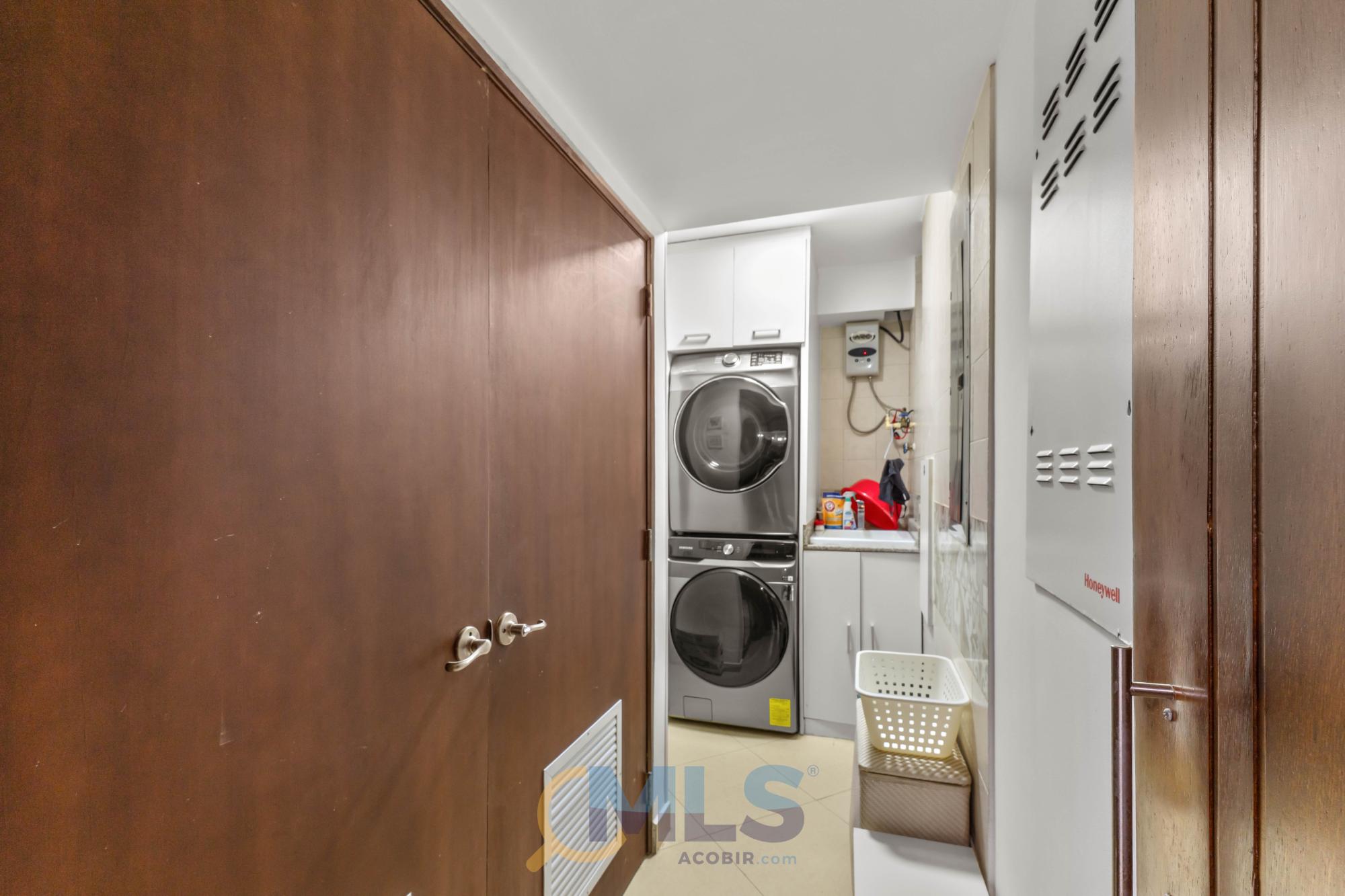 APARTAMENTO CON TERRAZA EN EMBASSY CLUB COURTYARD