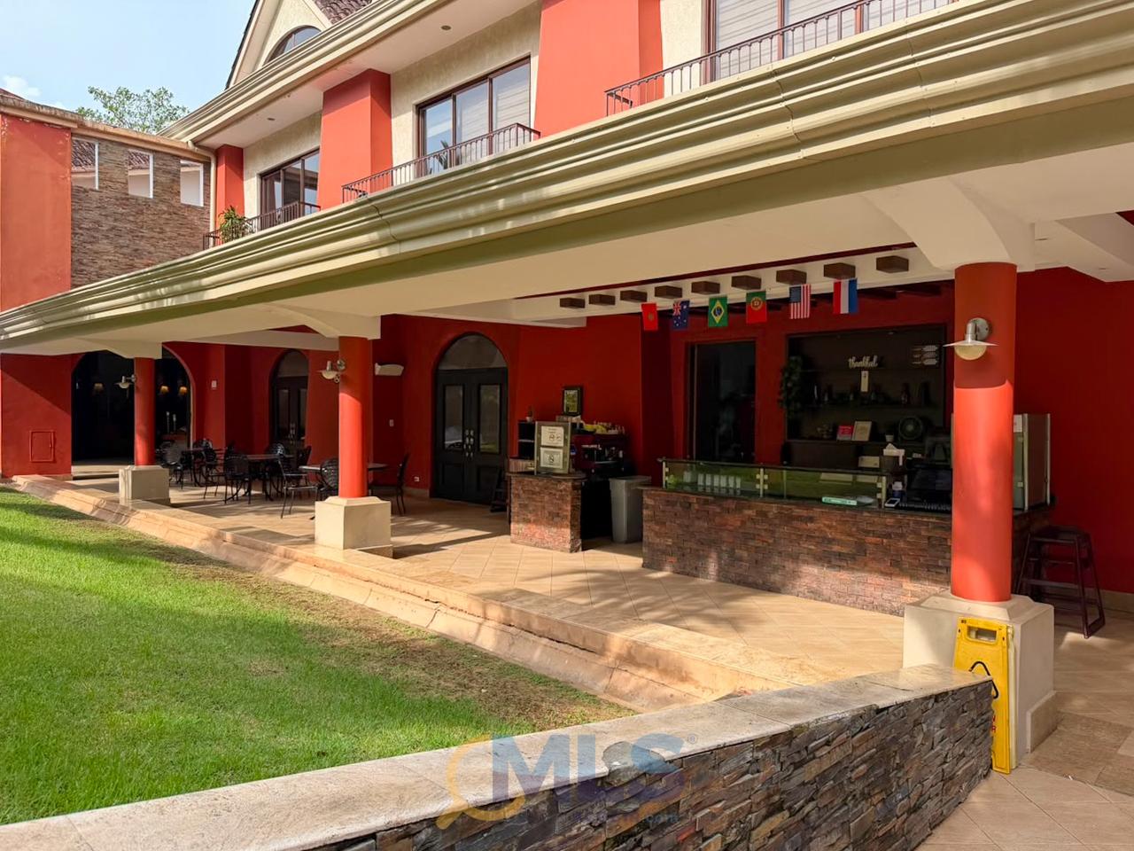 APARTAMENTO CON TERRAZA EN EMBASSY CLUB COURTYARD